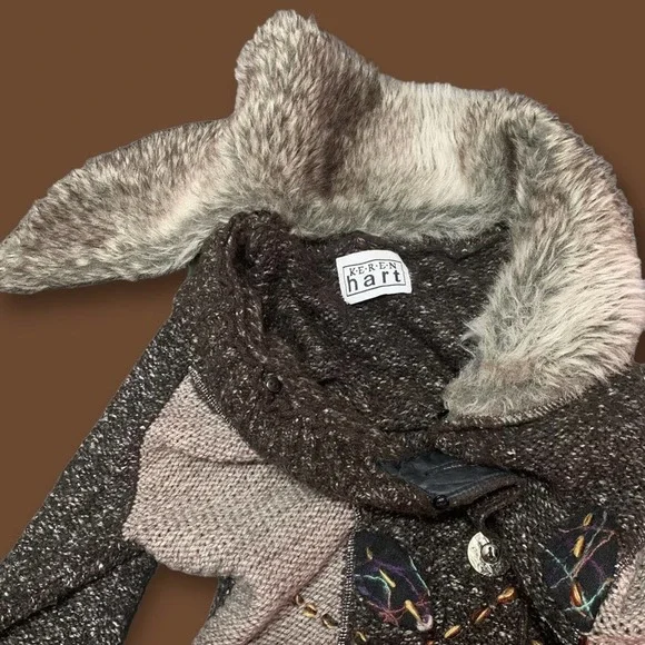 Keren Hart coffee Color cardigan sweater, faux fur collar. Large - Picture 2 of 16